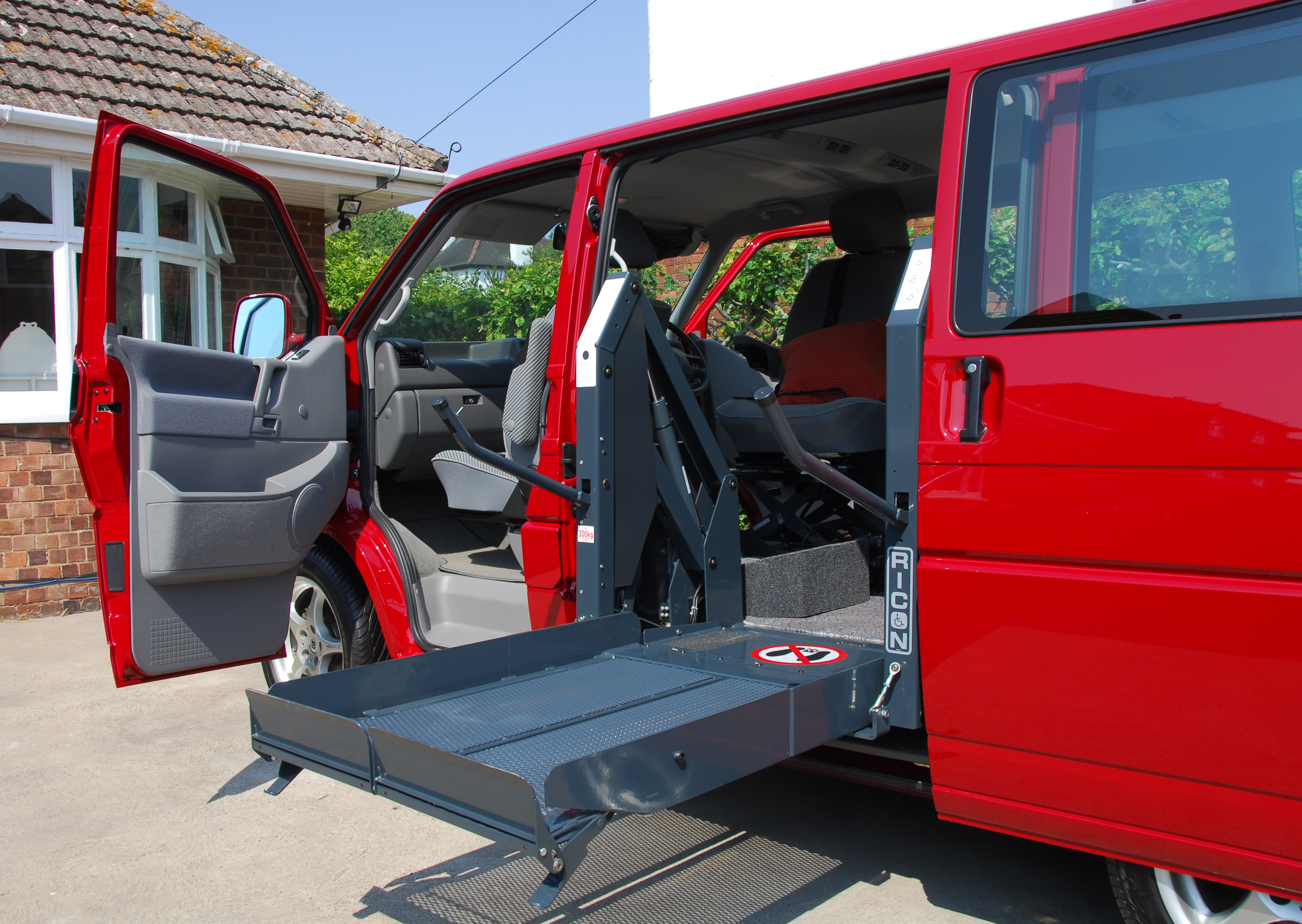 VOLKSWAGEN T4 CARAVELLE DISABLED CONVERSION to carry a Wheelchair
