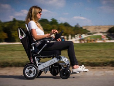hire-electric-wheelchair-handicapped-tourism-trips.jpg