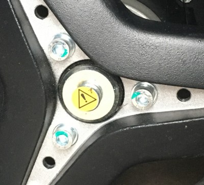 wheel bolts 3821.jpg