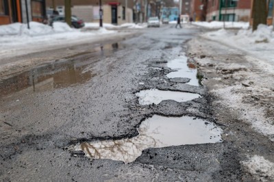 potholeshutterstock_1338762050small.jpg